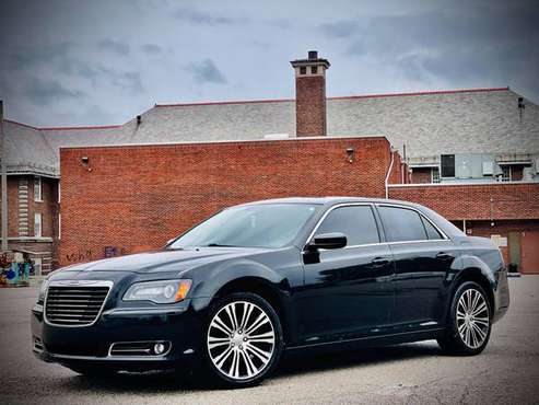 2013 CHRYSLER 300 S - - by dealer - vehicle automotive for sale in Saint Louis, MO