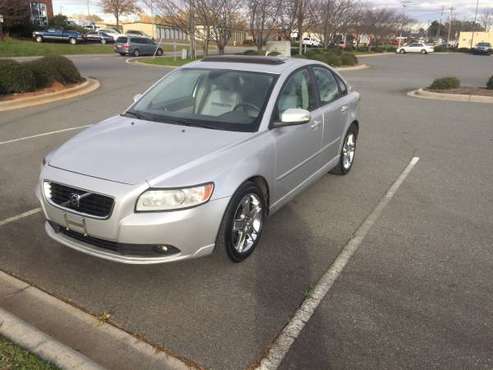 2010 VOLVO S40 (BEAUTIFUL) - cars & trucks - by owner - vehicle... for sale in Matthews, NC
