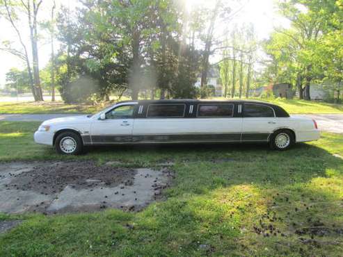 Lincoln Limo , 1999 for sale in Elizabeth City, NC