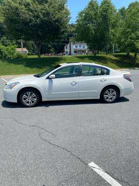 2010 Nissan Altima 2.5 - cars & trucks - by owner - vehicle... for sale in Germantown, District Of Columbia