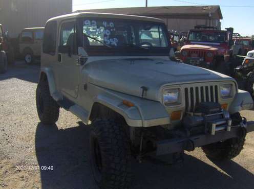 Jeep 1992 wrangler Yj 4.0 5 speed 2.5 inch lift kit 31 inch tires -... for sale in Chaparral, TX
