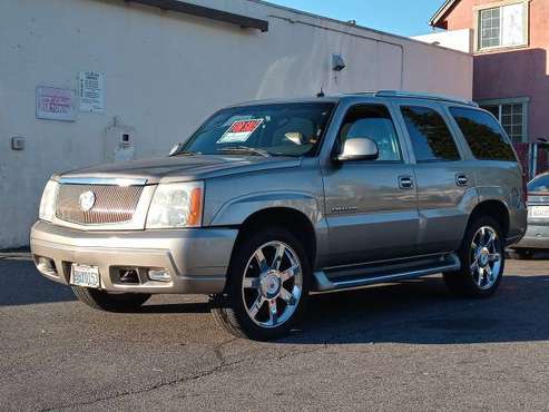 05 Cadillac Escalade 6.0 - cars & trucks - by owner - vehicle... for sale in Bremerton, WA