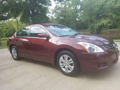 2012 Nissan Altima 2.5 Low Mileage!! 67 k for sale in College Station , TX