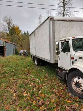 24' diesel box truck w/lift gate - cars & trucks - by owner -... for sale in Selah, WA