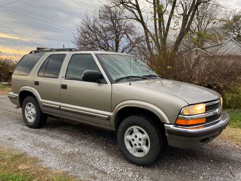 Chevy Blazer 4x4 - cars & trucks - by owner - vehicle automotive sale for sale in Junction, IL
