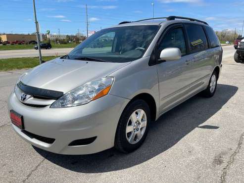 2010 TOYOTA SIENNA SEATS 8 - - by dealer - vehicle for sale in Carlisle, IA