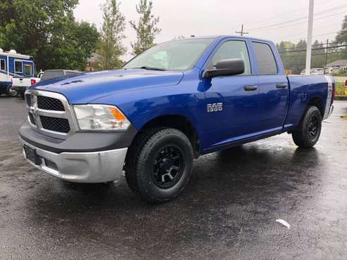 Clean Carfax! 2016 Ram 1500! 4x4! Crew Cab! Very Sharp! for sale in Ortonville, MI