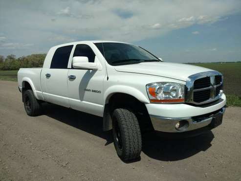 06 Ram 2500 Turbo Cummins Well Maintained. Crew MEGA CAB! for sale in Fargo, ND