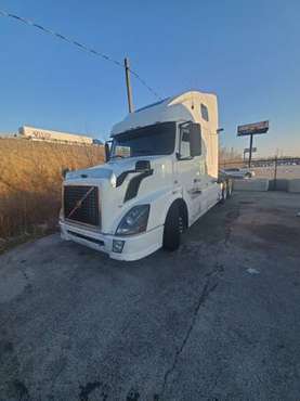 2007 volvo VNL670 - cars & trucks - by owner - vehicle automotive sale for sale in Worth, IL