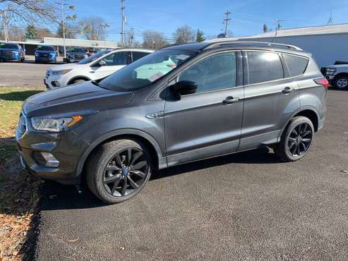 2019 FORD ESCAPE SE (A46385) - cars & trucks - by dealer - vehicle... for sale in Newton, IN