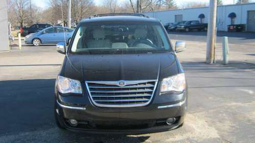 2010 CHRYSLER TOWN AND COUNTRY - cars & trucks - by dealer - vehicle... for sale in Grand Rapids, MI