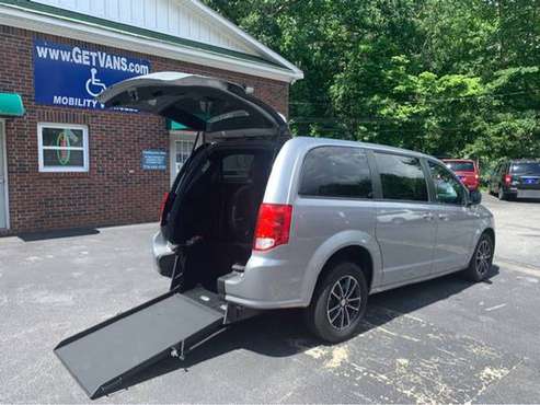 2018 Dodge Grand Caravan GT HANDICAP WHEELCHAI VAN REAR for sale in dallas, GA
