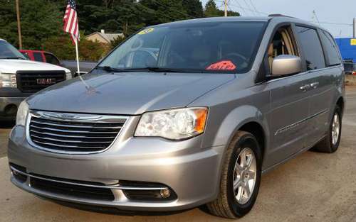 2013 Chrysler Town and Country Touring - cars & trucks - by dealer -... for sale in binghamton, NY