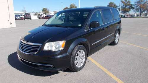 2013 CHRYSLER TOWN & COUNTRY MINI VAN - cars & trucks - by owner -... for sale in St. Charles, MO