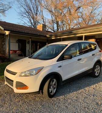2014 Ford Escape - cars & trucks - by owner - vehicle automotive sale for sale in Pigeon Forge, TN