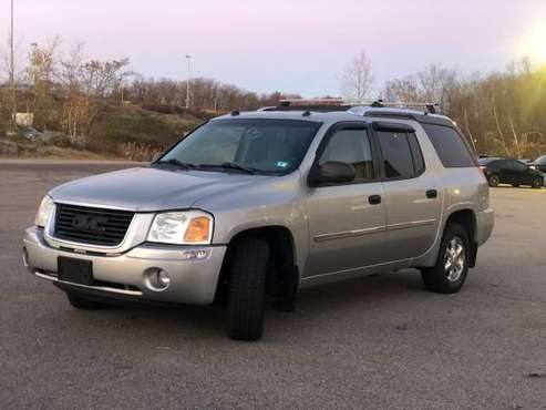 2005 GMC ENVOY XUV 4WD 6C 4D SUV *Sun/Moonroof *Great Deal - cars &... for sale in Attleboro, RI