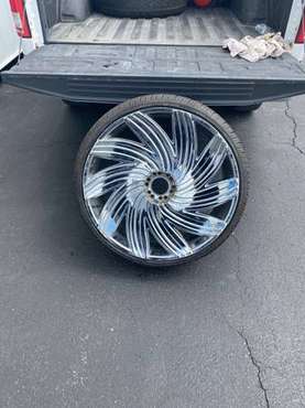 Set of 28s for Yukon/Tahoe/Suburban for sale in Chicago, IL