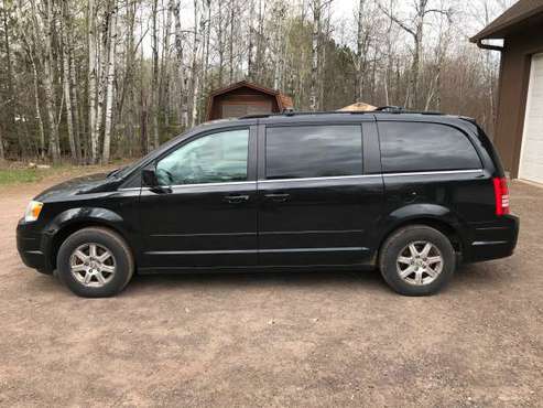 2008 Chrysler Town & Country for sale in Duluth, MN