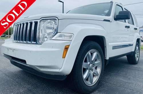 SPORTY White LIBERTY 2011 Jeep Limited SUV HEATED SEATS - NAV for sale in clinton, OK