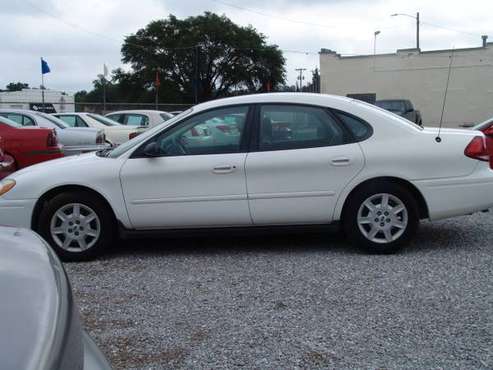 2006 FORD TAURUS SE - LOW MILES!! for sale in Wichita, KS