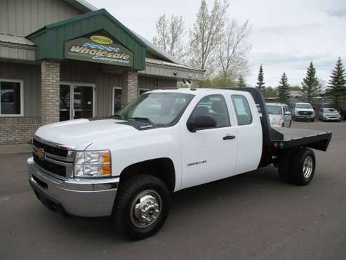 2013 chevrolet 3500 duramax diesel drw 4x4 extended cab flatbed 4wd for sale in Forest Lake, WI