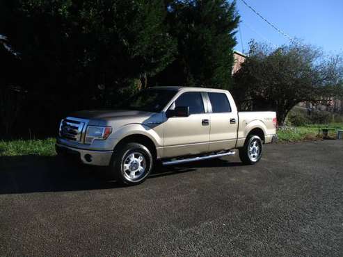2011 Ford F150 SuperCrew- Great Car-Fax, Non-Smoker - cars & trucks... for sale in Cumming, GA