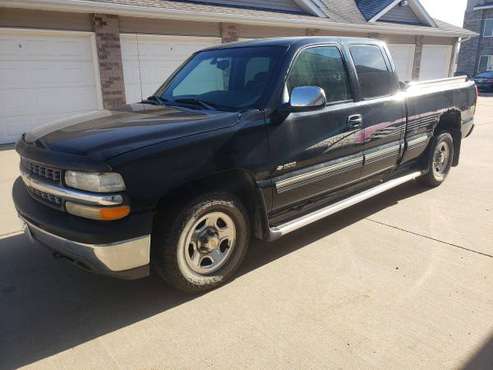 2002 Chevy Silverado 1500 4x4 - cars & trucks - by owner - vehicle... for sale in North Liberty, IA