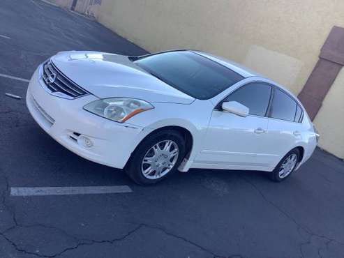2012 NISSAN ALTIMA 2.5 S - RUNS GREAT - CLEAN - WHITE - COLD AIR -... for sale in Glendale, AZ