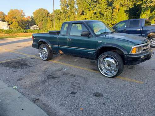 1996 chevy s10 4wd - cars & trucks - by owner - vehicle automotive... for sale in Richmond , VA