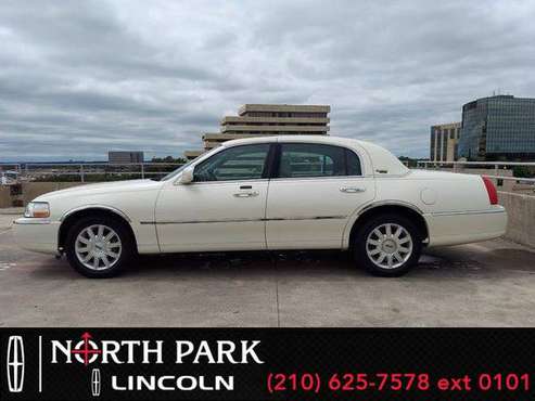 2007 Lincoln Town Car Signature Limited - sedan - - by for sale in San Antonio, TX