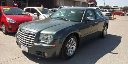 2005 Chrysler 300....motor Hemi V8 - cars & trucks - by dealer -... for sale in Grand Prairie, TX