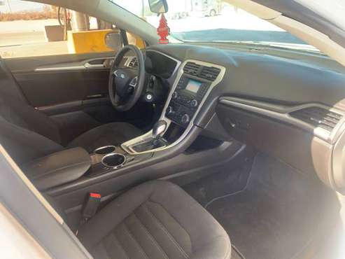 Ford Fusion 2013 CLEAN TITLE + placas 4 cilindros - cars & trucks -... for sale in Fort Bliss, TX
