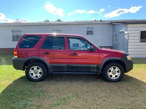 2005 Ford Escape **runs great - cars & trucks - by owner - vehicle... for sale in Cumberland, NC