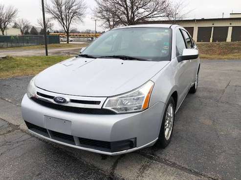 2009 Ford Focus SES - cars & trucks - by dealer - vehicle automotive... for sale in Miwwaukee, WI