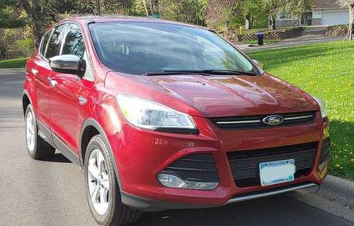 2013 Ford Escape SE sunroofs! 4X4 (AWD) 29 MPG!! Excellent Condition... for sale in Saint Paul, MN