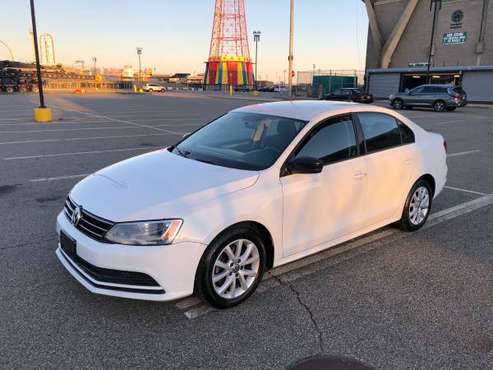 Gas Saver 15 VW Jetta Compact Sedan Excellent condition! White & for sale in Brooklyn, NY