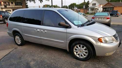 2001 CHRYSLER TOWN & COUNTRY LXI - cars & trucks - by dealer -... for sale in Sioux Falls, SD