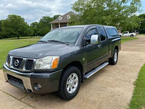 Nissan Titan 2004 v8 4x4 for sale in Madison, MS