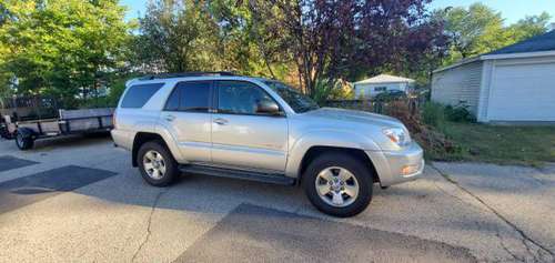 4 Runner 2005 V8 4x4 - cars & trucks - by owner - vehicle automotive... for sale in Fox_Lake, IL