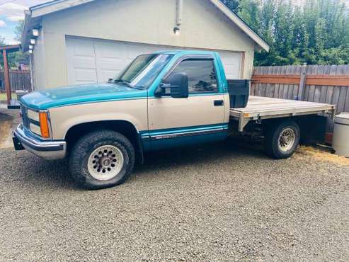 GMC 3500 Flat Bed - Work Truck - Tow Pig - Low Miles for sale in Roseburg, OR