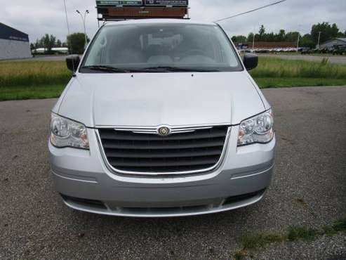 Chrysler 2008 Town & Country - cars & trucks - by dealer - vehicle... for sale in saginaw, MI