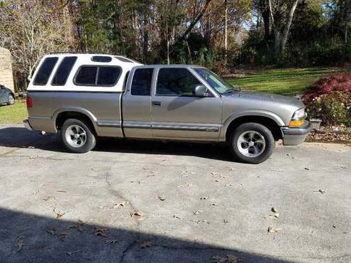 2001 Chevy S-10 Extended Cab Truck - cars & trucks - by owner -... for sale in Toccoa, GA