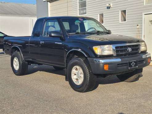 2000 TOYOTA TACOMA SR5 XTRACAB 3.4L V6 4X4 - cars & trucks - by... for sale in Lakewood, NJ