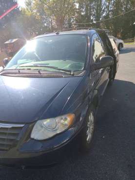 2006 Chrysler Town and country for sale in Wilmington, DE