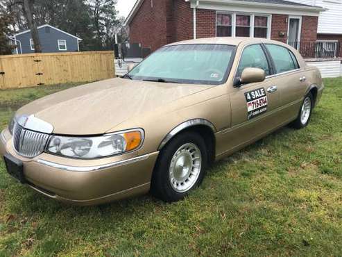 Lincoln Town Car for sale in Hampton, VA