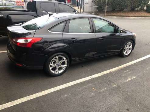 2012 FORD FOCUS SEL - cars & trucks - by owner - vehicle automotive... for sale in Acworth, GA