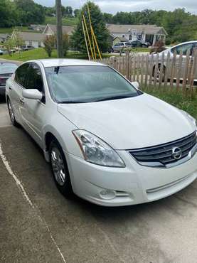 Nissian Altima for sale in Knoxville, TN
