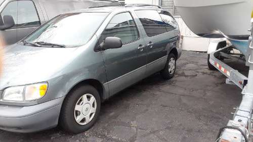 2000 Toyota Sienn for sale in Stamford, NY