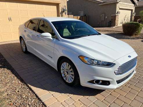 Ford Fusion Hybrid SE w/ Luxury Pkg and Low Miles (NO TAX ) - cars &... for sale in Peoria, AZ