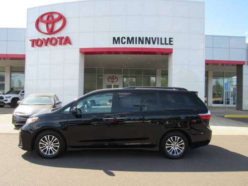 2018 Toyota Sienna XLE 8 Passenger for sale in McMinnville, OR